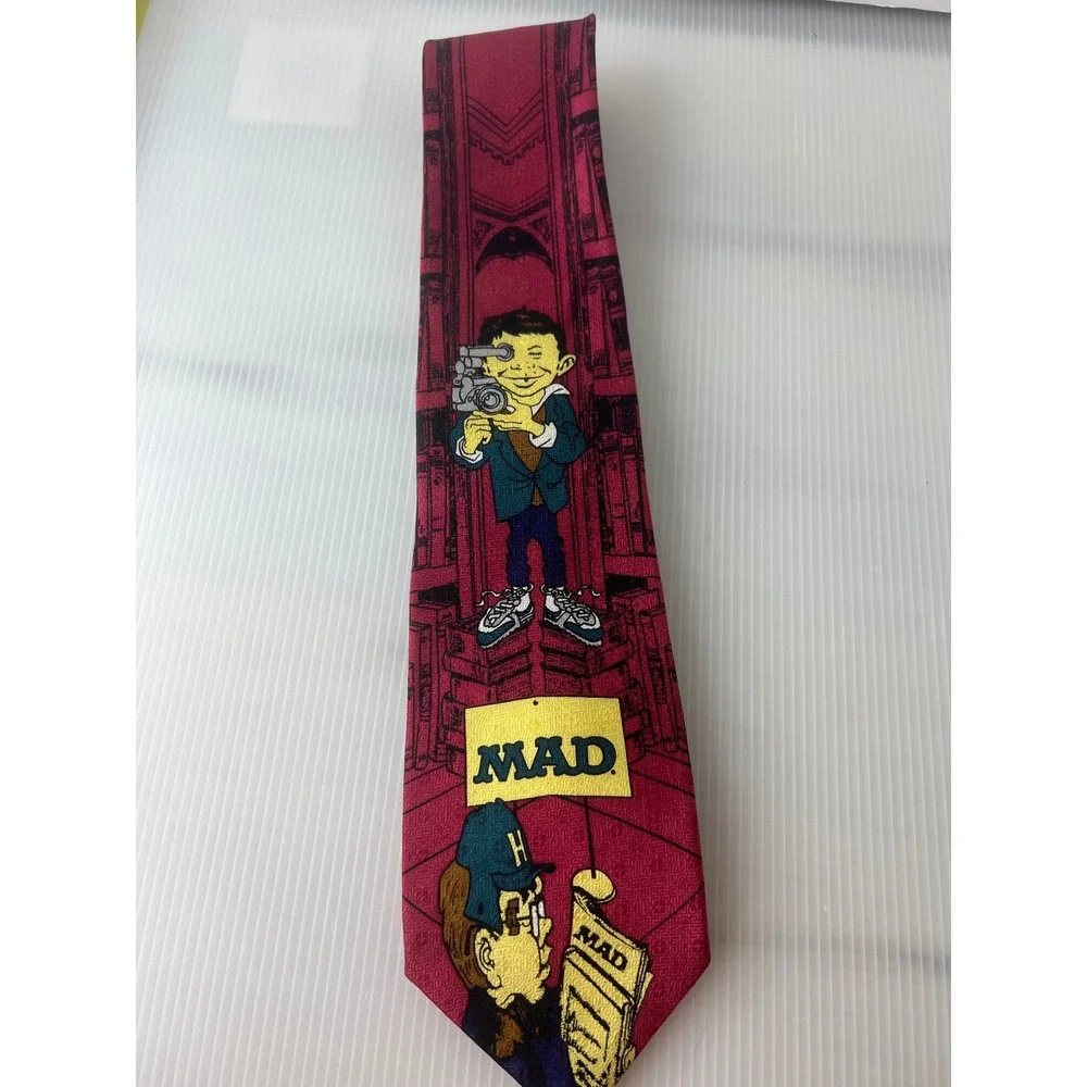 Vintage 1992 MAD Magazine Alfred E Neuman‎ Silk Tie Red Burgundy Camera NWT 90s